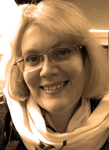 Photograph of writer/illustrator L A Betts, taken in 2018
